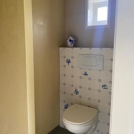 Tiny House, Pipowagen Onder De Kastanje