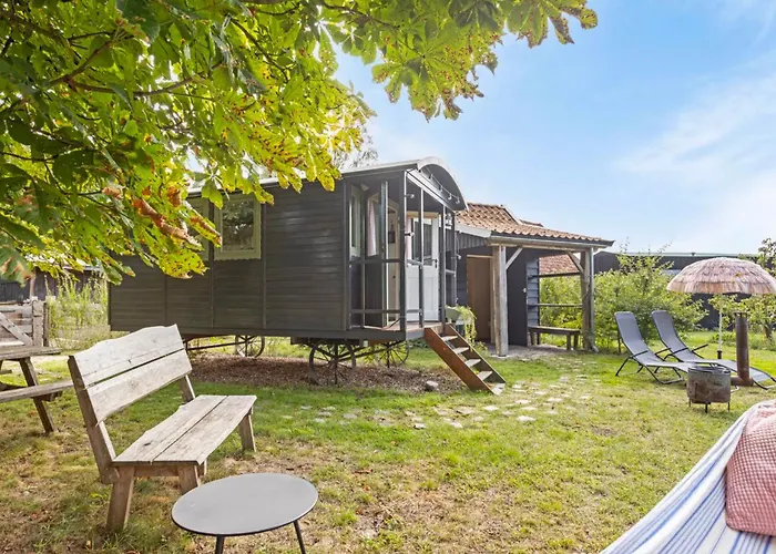 Tiny House, Pipowagen Onder De Kastanje